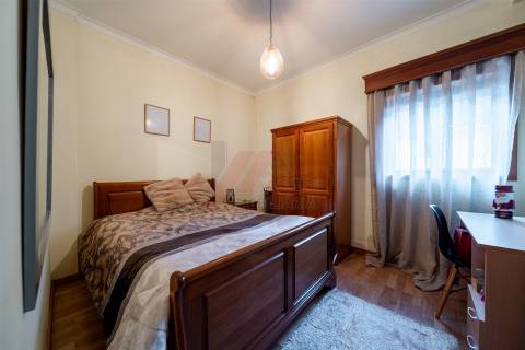 MORADIA EM BANDA T3!