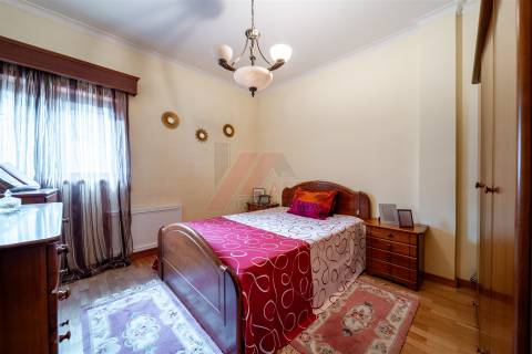 MORADIA EM BANDA T3!