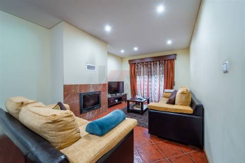 MORADIA EM BANDA T3!