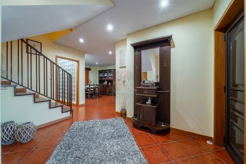 MORADIA EM BANDA T3!