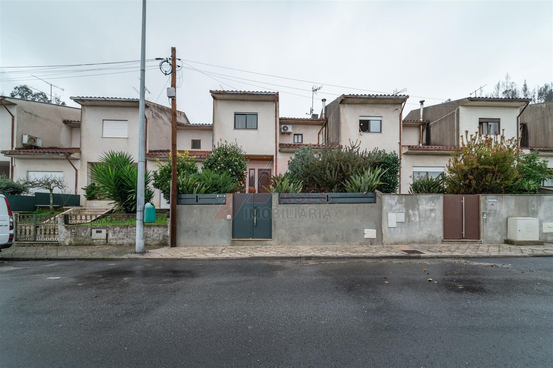 MORADIA EM BANDA T3!