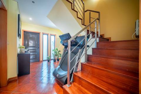 MORADIA EM BANDA T3!