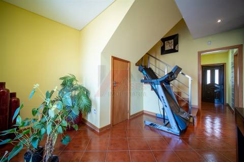 MORADIA EM BANDA T3!