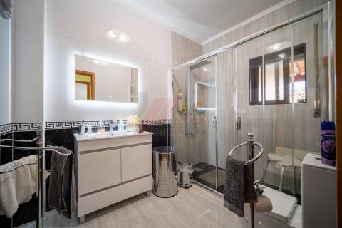 MORADIA EM BANDA T3!