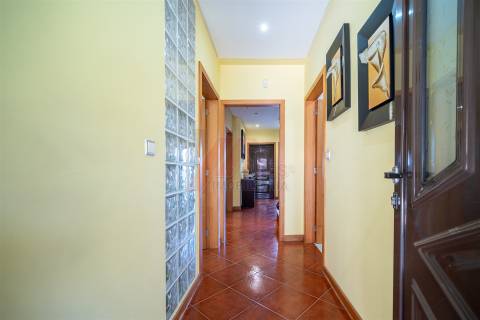 MORADIA EM BANDA T3!