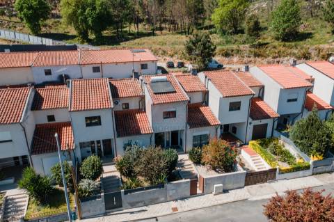 MORADIA EM BANDA T3!