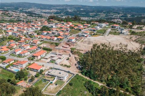 Terreno com Projeto Aprovado – Excelente Oportunidade !