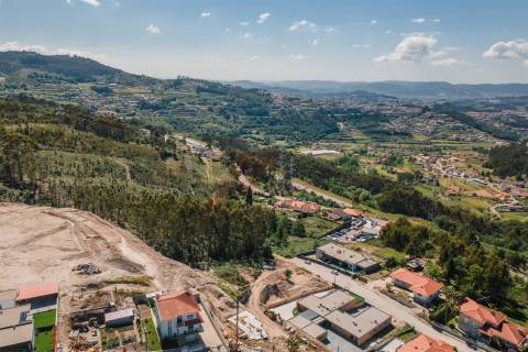 Terreno com Projeto Aprovado – Excelente Oportunidade !