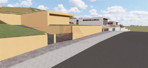 Terreno com Projeto Aprovado – Excelente Oportunidade !