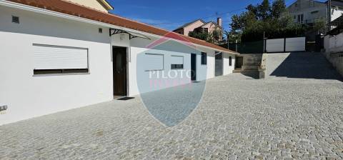 Armazém  Venda em Repeses e São Salvador,Viseu