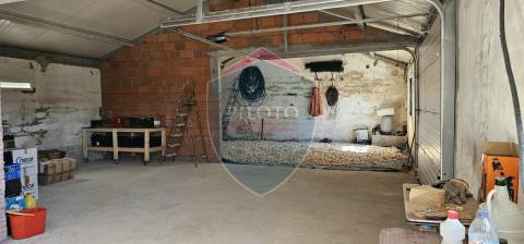 Armazém  Venda em Repeses e São Salvador,Viseu