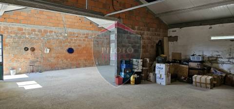 Armazém  Venda em Repeses e São Salvador,Viseu