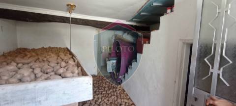Moradia para Restaurar T2 Venda em Santos Evos,Viseu
