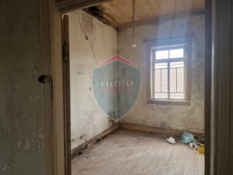 Moradia T7 Venda em São Miguel do Outeiro e Sabugosa,Tondela