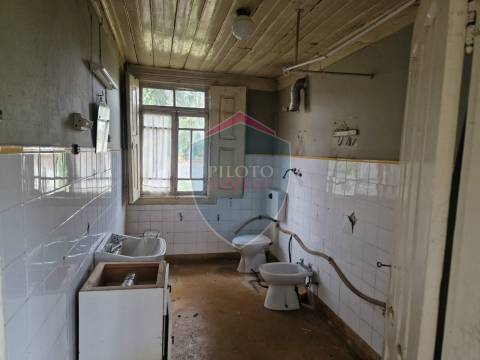 Moradia T7 Venda em São Miguel do Outeiro e Sabugosa,Tondela