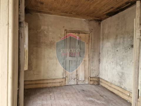 Moradia T7 Venda em São Miguel do Outeiro e Sabugosa,Tondela