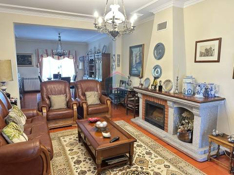 Moradia Geminada T4 Venda em Viseu,Viseu