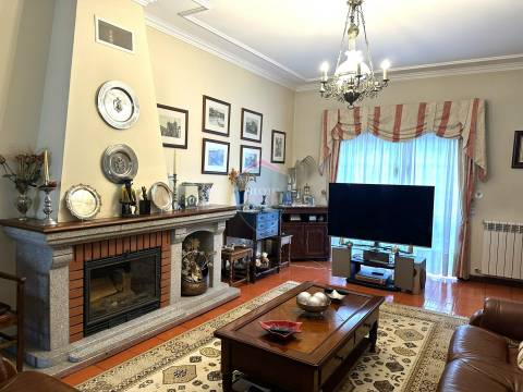 Moradia Geminada T4 Venda em Viseu,Viseu