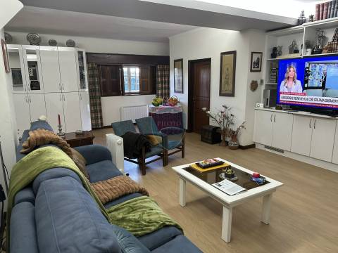 Moradia Geminada T4 Venda em Viseu,Viseu