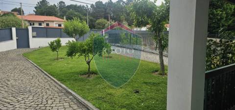 Moradia Geminada T4 Venda em São João de Lourosa,Viseu