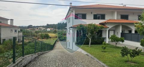 Moradia Geminada T4 Venda em São João de Lourosa,Viseu