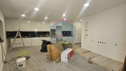 Moradia Isolada T3 Venda em São Miguel do Outeiro e Sabugosa,Tondela