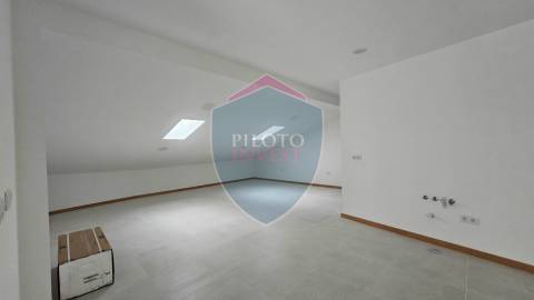 Moradia Geminada T3 Arrendamento em Rio de Loba,Viseu