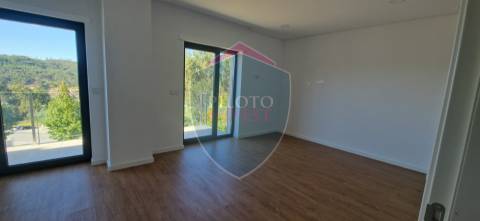 Moradia em Banda T3 Venda em Orgens,Viseu