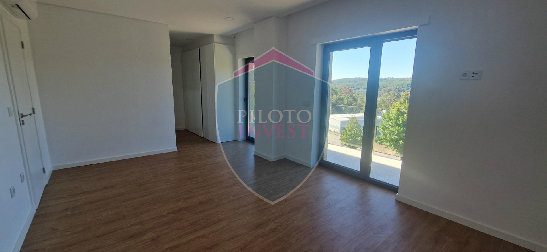 Moradia em Banda T3 Venda em Orgens,Viseu