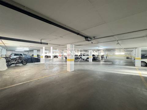 Garagem  Venda em Carcavelos e Parede,Cascais