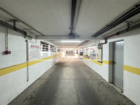 Garagem  Venda em Carcavelos e Parede,Cascais