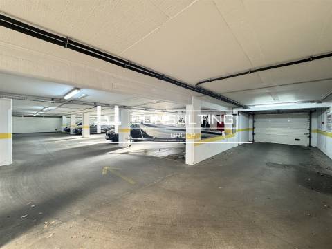 Garagem  Venda em Carcavelos e Parede,Cascais