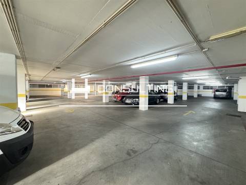 Garagem  Venda em Carcavelos e Parede,Cascais