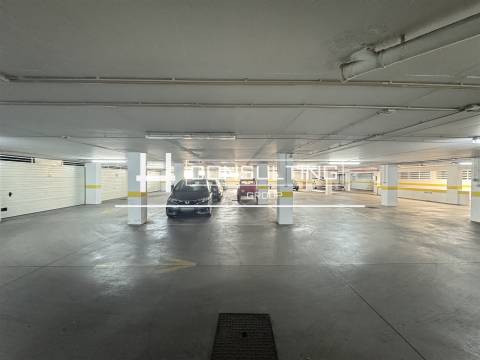 Garagem  Venda em Carcavelos e Parede,Cascais