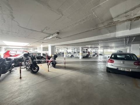 Garagem  Venda em Carcavelos e Parede,Cascais