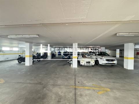 Garagem  Venda em Carcavelos e Parede,Cascais