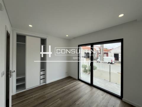 Apartamento T3 DUPLEX Venda em Corroios,Seixal