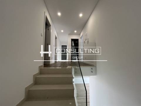 Apartamento T3 DUPLEX Venda em Corroios,Seixal