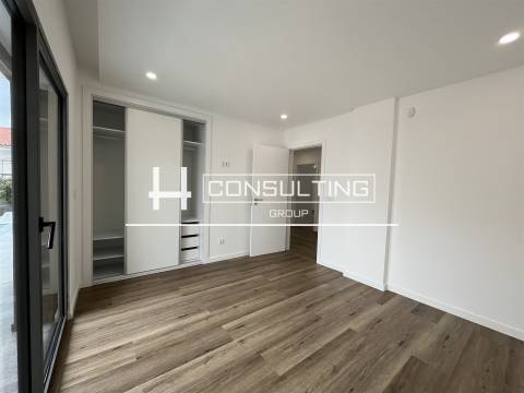 Apartamento T3 DUPLEX Venda em Corroios,Seixal