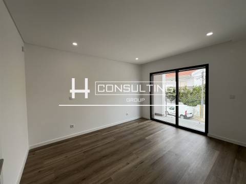 Apartamento T3 DUPLEX Venda em Corroios,Seixal