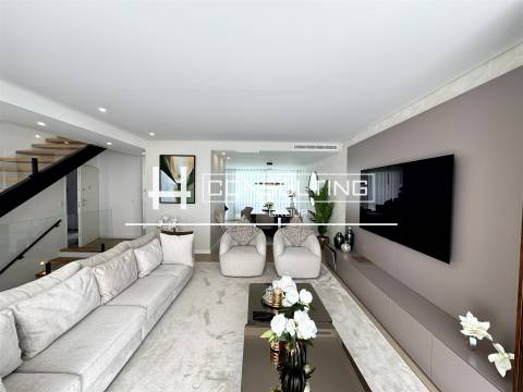 Moradia T4 Venda em Porto Salvo,Oeiras