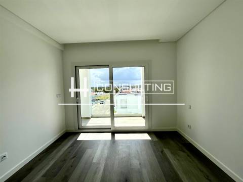 Moradia Isolada T4 DUPLEX Venda em Corroios,Seixal