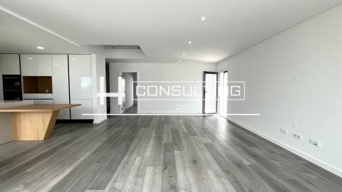 Moradia Isolada T4 DUPLEX Venda em Corroios,Seixal