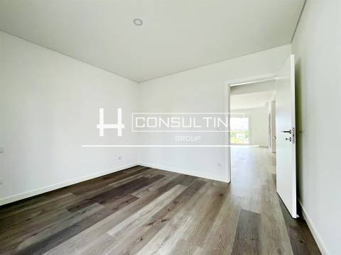 Moradia Isolada T4 DUPLEX Venda em Corroios,Seixal