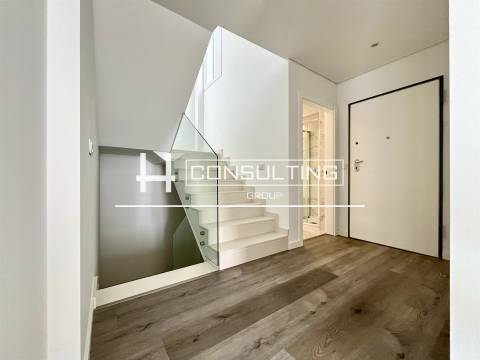 Moradia Isolada T4 DUPLEX Venda em Corroios,Seixal