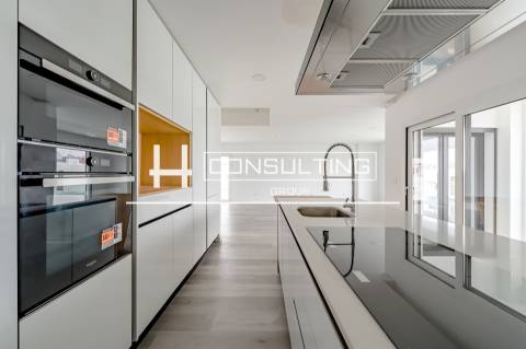 Moradia Isolada T4 DUPLEX Venda em Corroios,Seixal