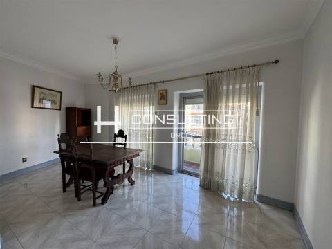 Apartamento T2 Venda em Odivelas,Odivelas