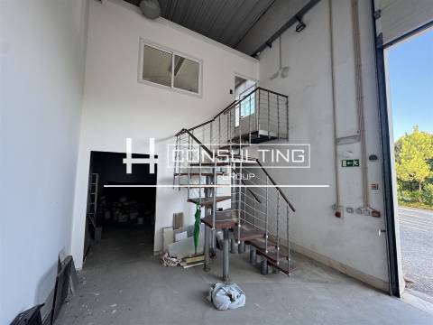 Armazém  Arrendamento em Agualva e Mira-Sintra,Sintra