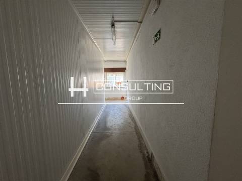 Armazém  Arrendamento em Agualva e Mira-Sintra,Sintra