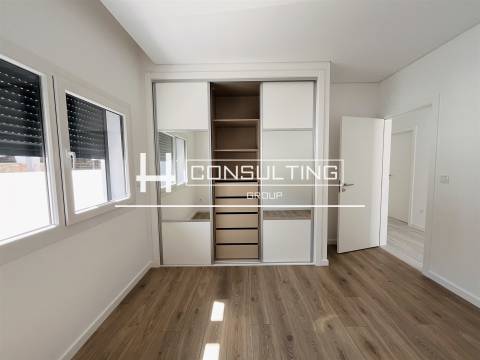 Moradia T4 Venda em Fernão Ferro,Seixal